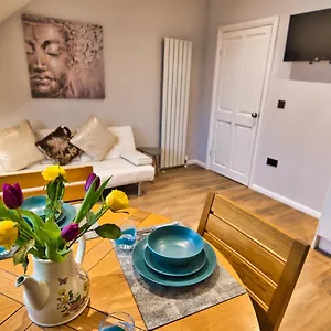 Modern & Cosy In The Heart Of The Historic Old Town Of Aberdeen, Free Wifi, Free Parking Apartment Aberdeen